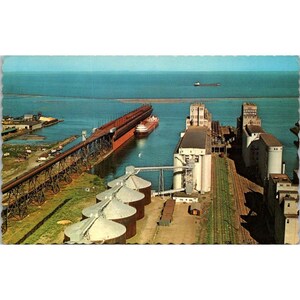 Carte postale vintage du quai de minerai et des ascenseurs des villes de Lakehead Fort William et Port Arthur (Ontario) Canada