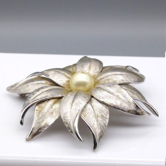 Vintage Judy Lee Flower Brooch, Brushed Silver To… - image 2