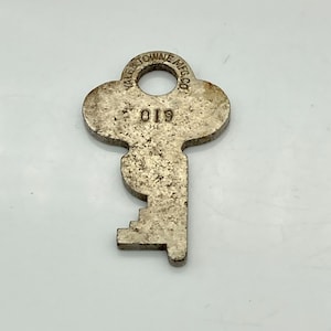 Vintage Yale & Towne Key 019
