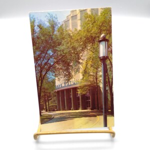 Cartão Hiawatha Vintage Cartão Postal Plastichrome, Ford Rotunda Dearborn Michigan Motors P1176, Colourpicture D21 Fabricado nos EUA