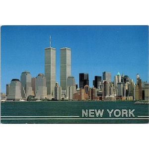 Cartolina d'epoca di New York Continental con lo skyline di Lower Manhattan e lo skyline delle Torri Gemelle