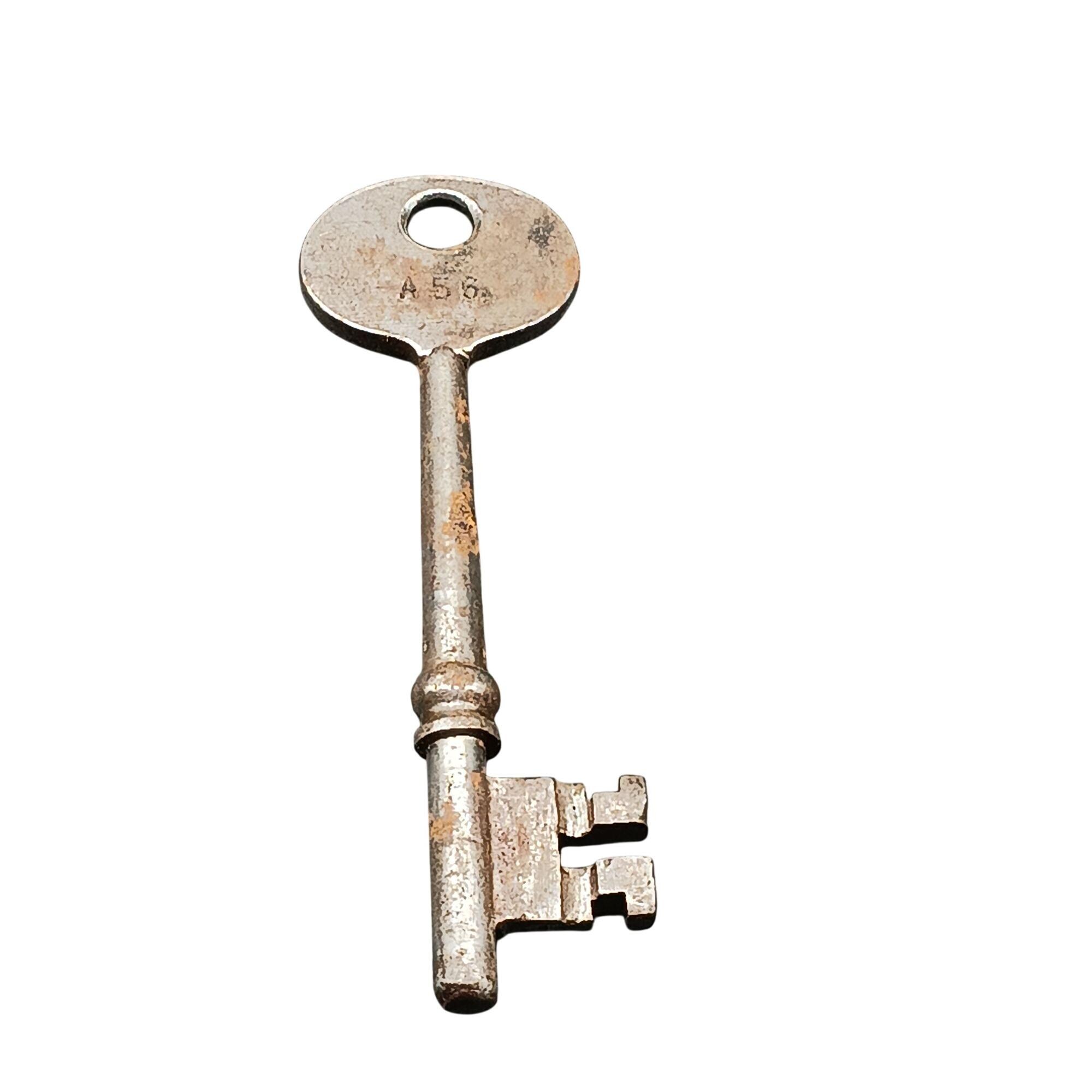ヴィンテージ スケルトンキー A56 錆びた金属製アンティーク
