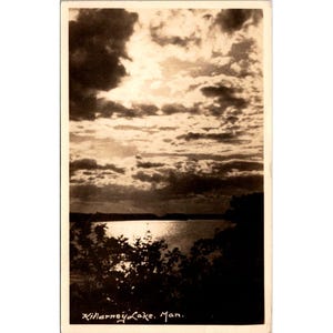 Carte postale ancienne avec photo RPPC Killarney Lake Manitoba, 1925 Timbre canadien de 3 cents, paysage pittoresque, collection