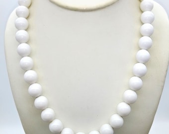 White Lucite Beaded Necklace, Vintage Classic Neutral Strand with Magnetic Clasp