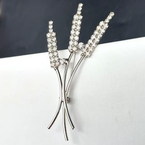 Vintage Rhinestone Cattail Silver-Tone Floral Brooch Pin Elegant Design
