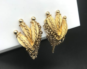 Unique ART Chain Drape Earrings, Clip On Gold Tone Vintage