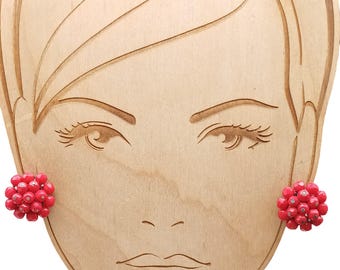 Boucle Clips Fantaisie Ancienne Avec Perles Rouges Taillées - Déco Vintage, Très Bon état