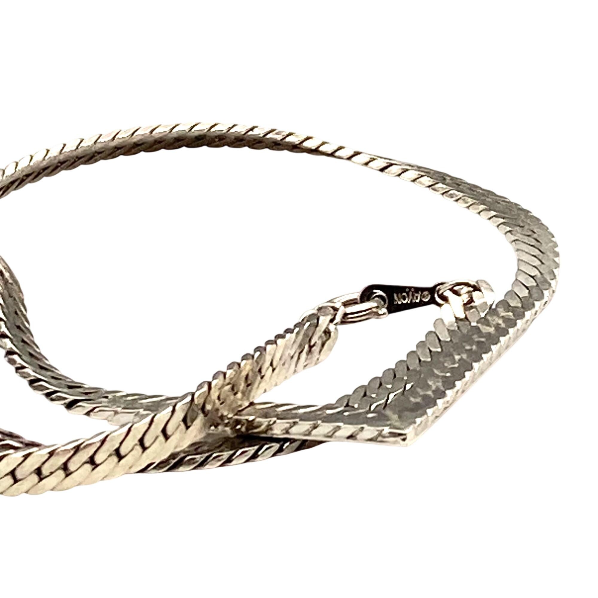 Chevon ネックレス Vintage Avon Silver Tone V Necklace, Herringbone Chain Reversible
