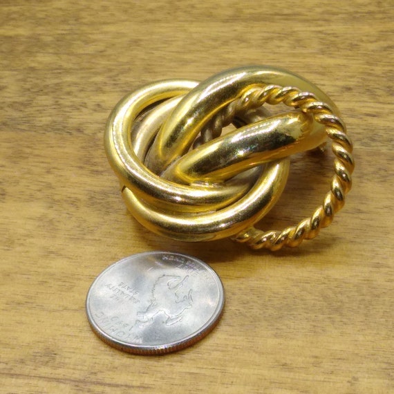 Vintage Gold Tone Interlocking Rings Lapel Brooch… - image 3