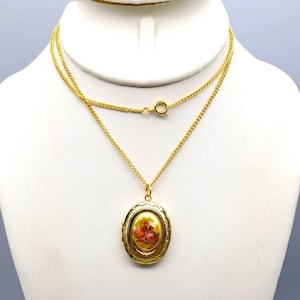 Vintage Locket Pendant Necklace with Oval, Fragonard Romantic Portrait, Ornate Victorian Style Courting Couple