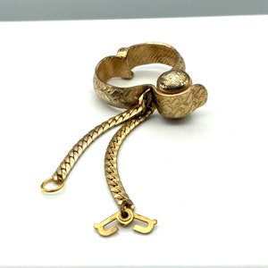 Textured Gold Tone Gloves Clip with Purse Chain, Vintage Pinup Fashion