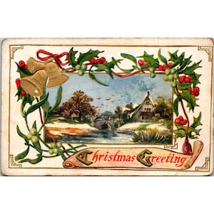 Postal navideña vintage con diseño de campanas y acebo en relieve