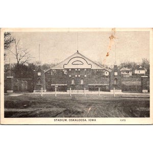 Carte postale vintage RPPC du stade d'Oskaloosa dans l'Iowa