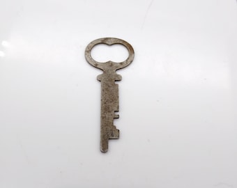 Vintage Eagle Lock Key, Terryville Flat Skeleton 6A10