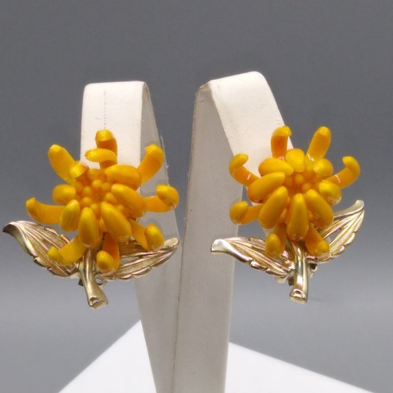 Vintage 3D Floral Enamel Earrings, Clip On Chrysa… - image 1