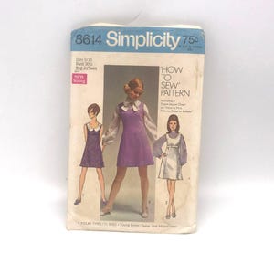 May include: Vintage Simplicity sewing pattern, size 9/10, with dress illustrations. The pattern includes instructions for a princess dress or jumper. The cover has the text "How to Sew Pattern".