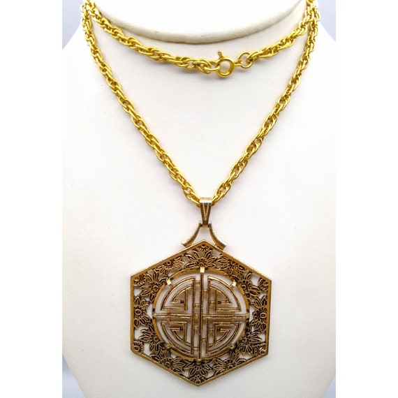 Vintage Sarah Coventry Tea House Pendant Necklace… - image 4