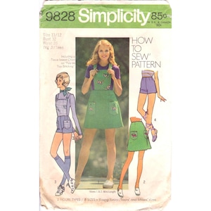 Puede incluir: Un patrón de costura vintage para una falda y pantalones cortos de longitud mini. El patrón es de Simplicity y es el número 9828. El patrón incluye instrucciones sobre cómo coser la prenda y una tabla de lecciones de tejido sobre el pespunte.