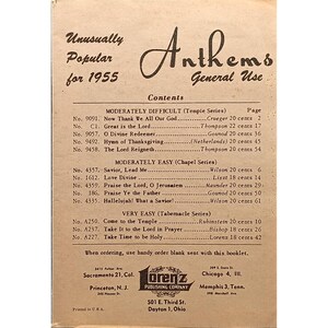 以下が含まれることがあります： 1955年の「Anthems General Use」というタイトルのヴィンテージ小冊子。難易度別に分類された曲のリストが掲載されています。表紙はタン色で、黒い文字で出版社ロゴと住所が記載されています。