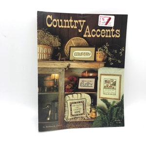 Wzory do haftu krzyżykowego Vintage, Ulotka Country Accents 1 autorstwa Barbary i Cheryl 1982, Rustykalny dom wiejski