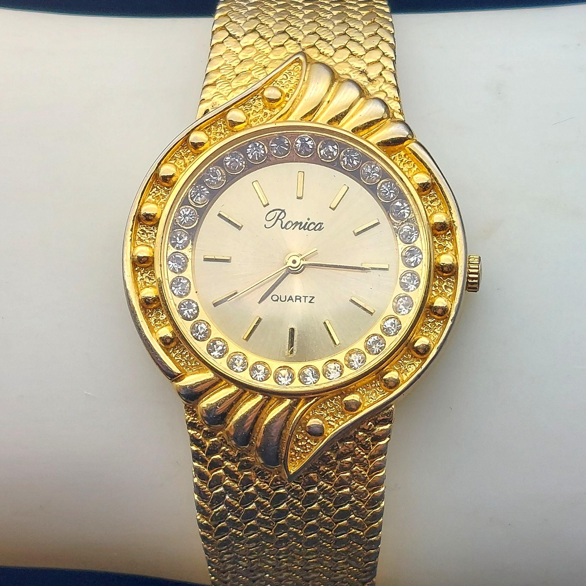 Vintage Ronica Quartz Womens Gold Toned Watch With 