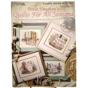 Vintage Kreuzstich Muster, Quilts für alle Jahreszeiten Buch 56, Freizeit Kunst Faltblatt 2539, Handarbeitsheft 1990er Jahre von Paula Vaughan