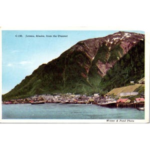 Cartolina fotografica d'epoca "Inverno e stagno" Juneau, Alaska, dal canale C-150, realizzata negli Stati Uniti