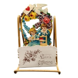 Vintage vergulde gestanste kaart "Loves Offering" met kinderduif en bloemdessin Made in Germany