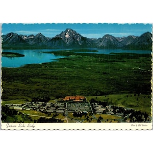 carte postale vintage Chrome Grand Teton, Aerial Jackson Lake Lodge and Range, Parc national Wyoming, Sanborn Dexter Non posté Divisé Dos
