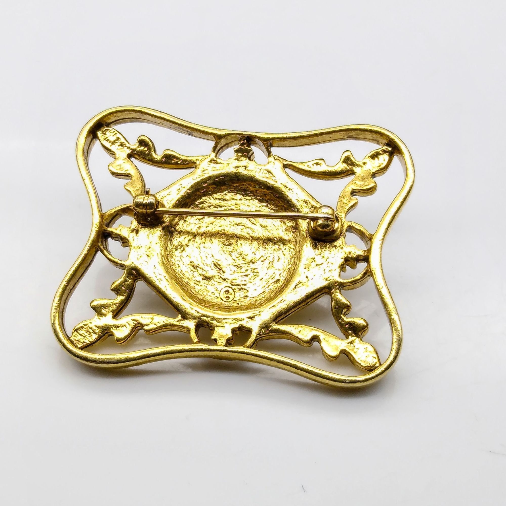 新品・現行品★IRIS47　eye brooch　ゴールド eye brooch – iris47