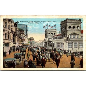 Cartão postal vintage com vista para o calçadão de Atlantic City mostrando o Million Dollar Pier Atlantic Foto Service por volta de 1943