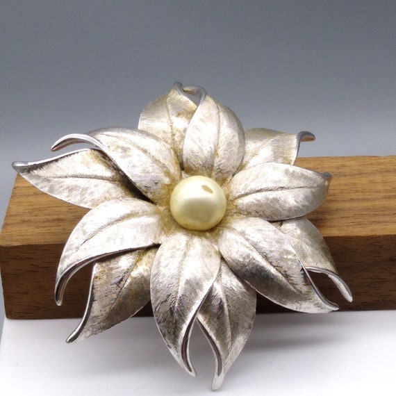 Vintage Judy Lee Flower Brooch, Brushed Silver To… - image 3