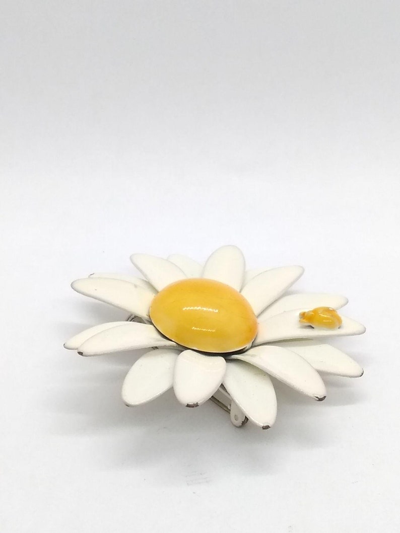 Yellow White Cheery Daisy Metal Flower with Ladybug Brooch Pin Vintage Floral Bloom Spring Blossom Springtime Summer