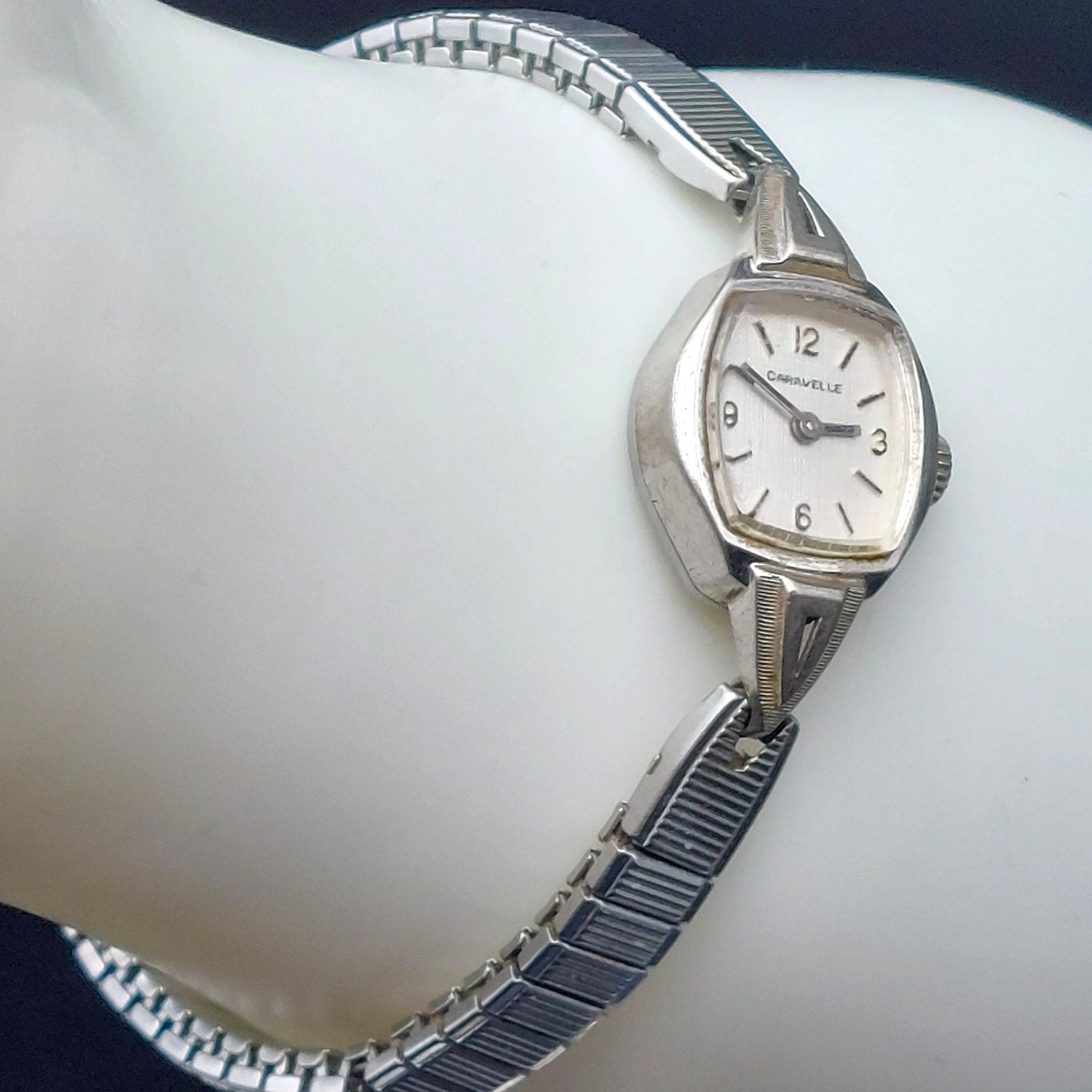 Caravelle women’s Watch, brand new never worn
Silver with opalescent face Vintage Caravelle Watch Womens Silver Tone Stainless Steel  main image 2