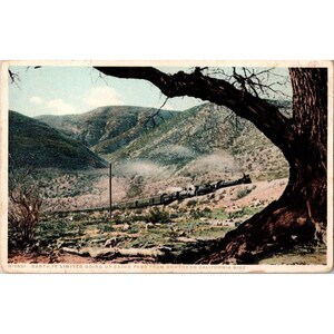 Postal del tren limitado de Santa Fe H-1591 subiendo el paso de Cajón, vintage del sur de California