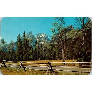 Carte postale vintage Chrome Grand Teton, vue sur la prairie avec clôture Buck et montagnes, parc national du Wyoming, dos divisé non arrimé