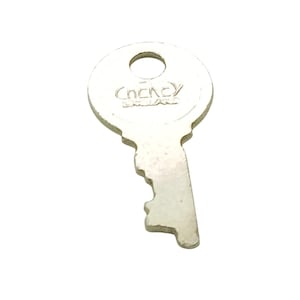 Vintage Cheney England Flat Key 37