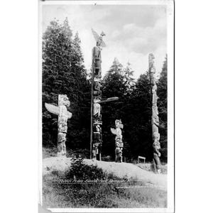Cartão postal antigo de totens Stanley Park Vancouver BC RPPC publicado por Gowen Sutton Co. Ltd.