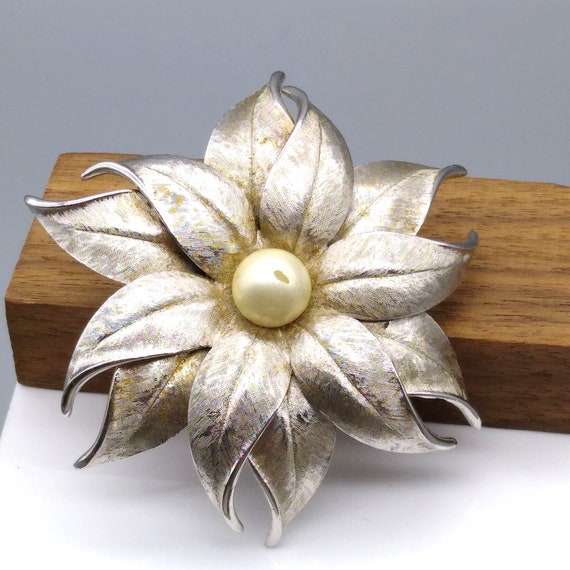 Vintage Judy Lee Flower Brooch, Brushed Silver To… - image 1