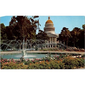 Cartolina vintage cromata della California, Campidoglio e Fontana Sacramento