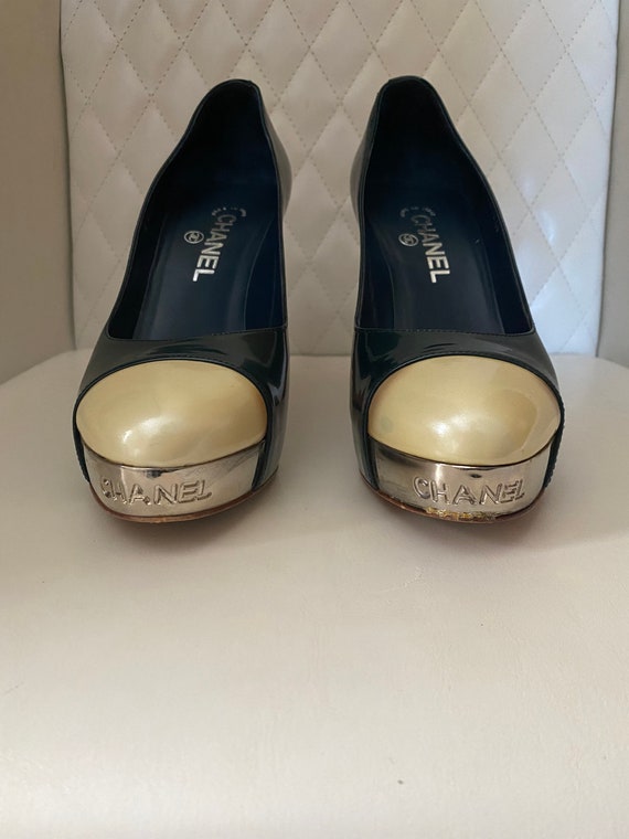 CHANEL 2000 Two Tone pumps Green (EUR 39) US 8-8.5