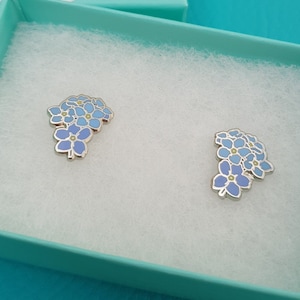 Forget Me Not Stud Earrings: Silver Blue Enamel Flower