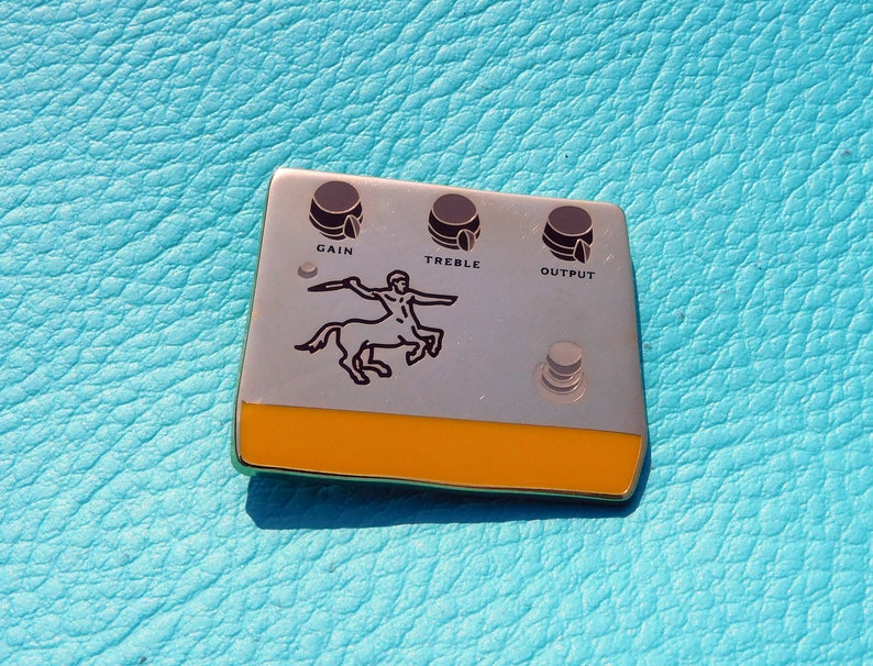 Klon Centaur Gold Guitar Pedal Pin Badge, gold metal colour, hard enamel pin badge image 6