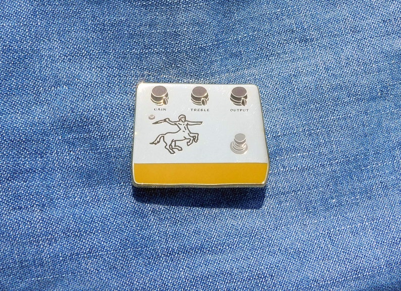 Klon Centaur Gold Guitar Pedal Pin Badge, gold metal colour, hard enamel pin badge image 4