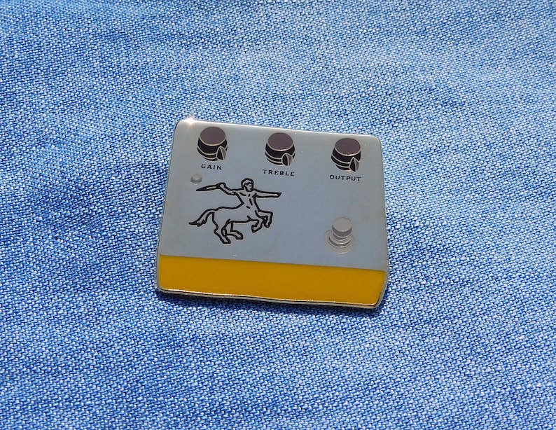 Klon Centaur Gold Guitar Pedal Pin Badge, gold metal colour, hard enamel pin badge image 3