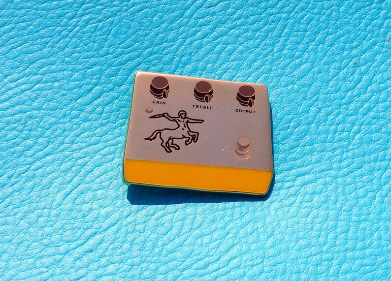Klon Centaur Gold Guitar Pedal Pin Badge, gold metal colour, hard enamel pin badge image 2