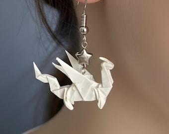 Pendientes de dragón de origami, joyería de papel hecha a mano, pendientes de papel, pendientes colgantes ligeros, regalo para la mejor amiga, pendientes diarios blancos