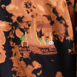 Jersey bordado con efecto tie-dye de Thunder Mountain
