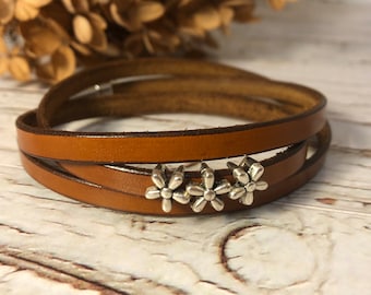 Leather wrap bracelet with flower slider and magnetic clasp - Flower bracelet - Leather Bracelet for women
