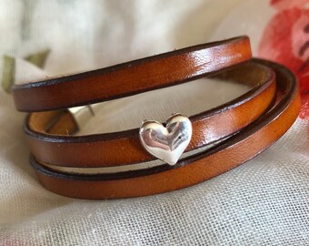 Light brown leather 3 wrap bracelet with heart slider - Magnetic bracelet - Heart Leather bracelet for women